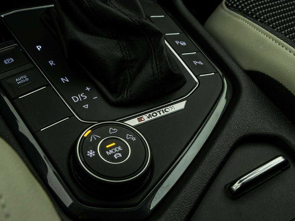 Volkswagen Tiguan, 2020 Фото №19