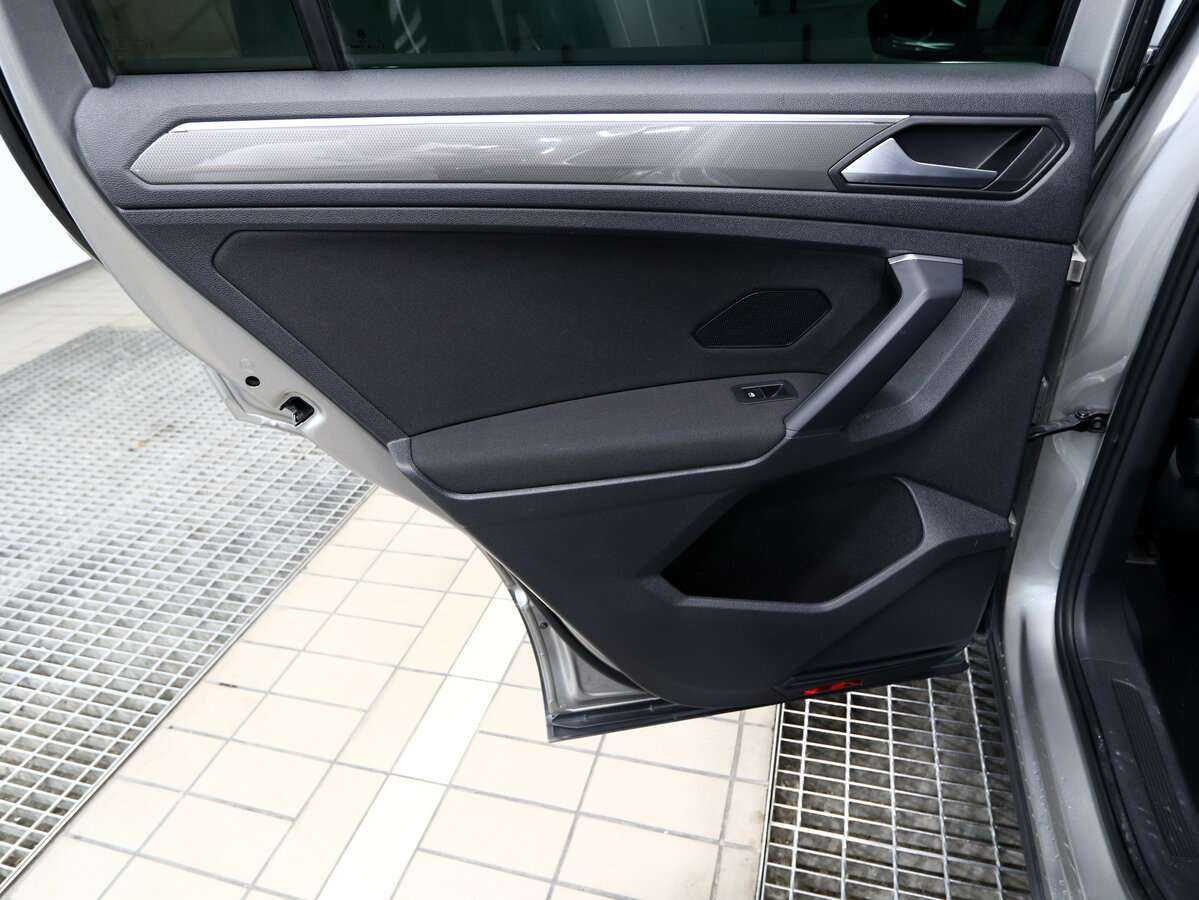 Volkswagen Tiguan, 2019 Фото №14