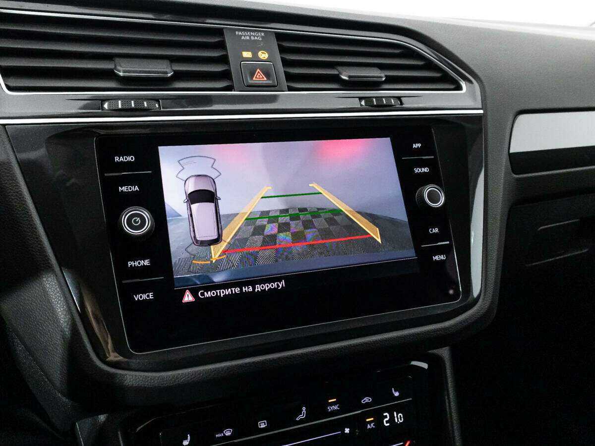 Volkswagen Tiguan, 2018 Фото №16