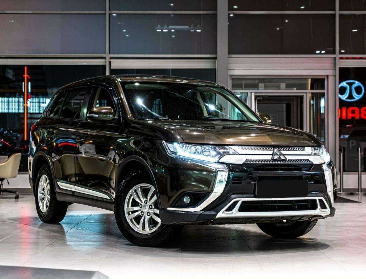 Mitsubishi Outlander, 2018 - 98 200 км. | Фото №2