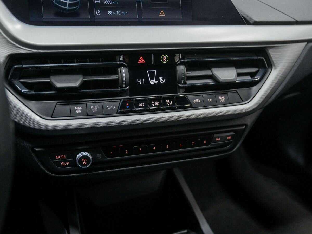 BMW 1 серии 118i, 2019 Фото №19