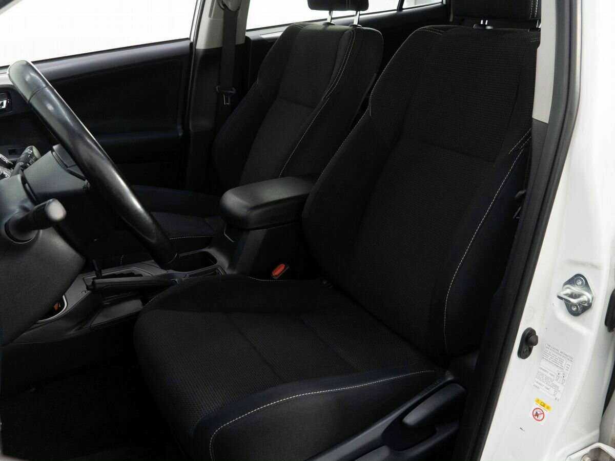 Toyota RAV4, 2018 Фото №9