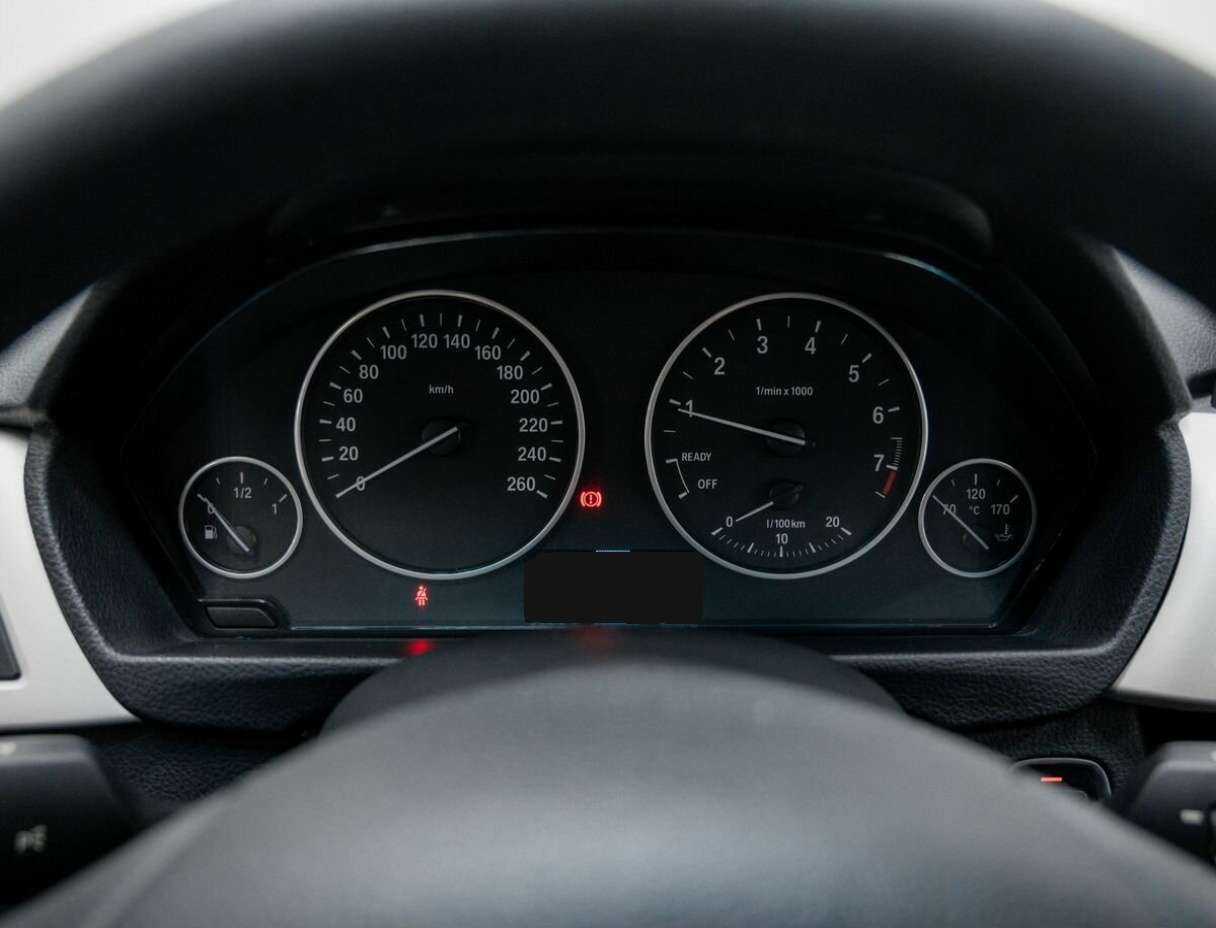 BMW 3 серии 318i, 2016 Фото №23