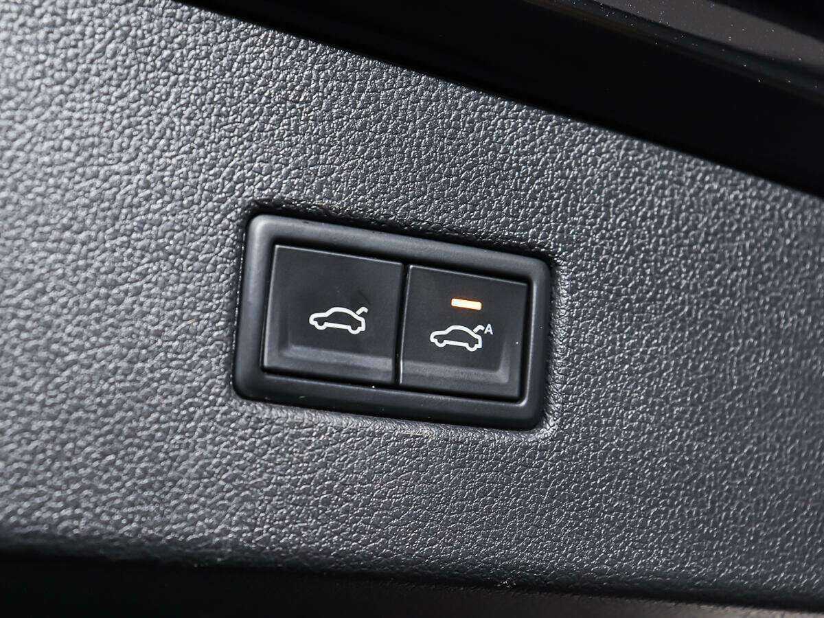 Volkswagen Tiguan, 2018 Фото №16