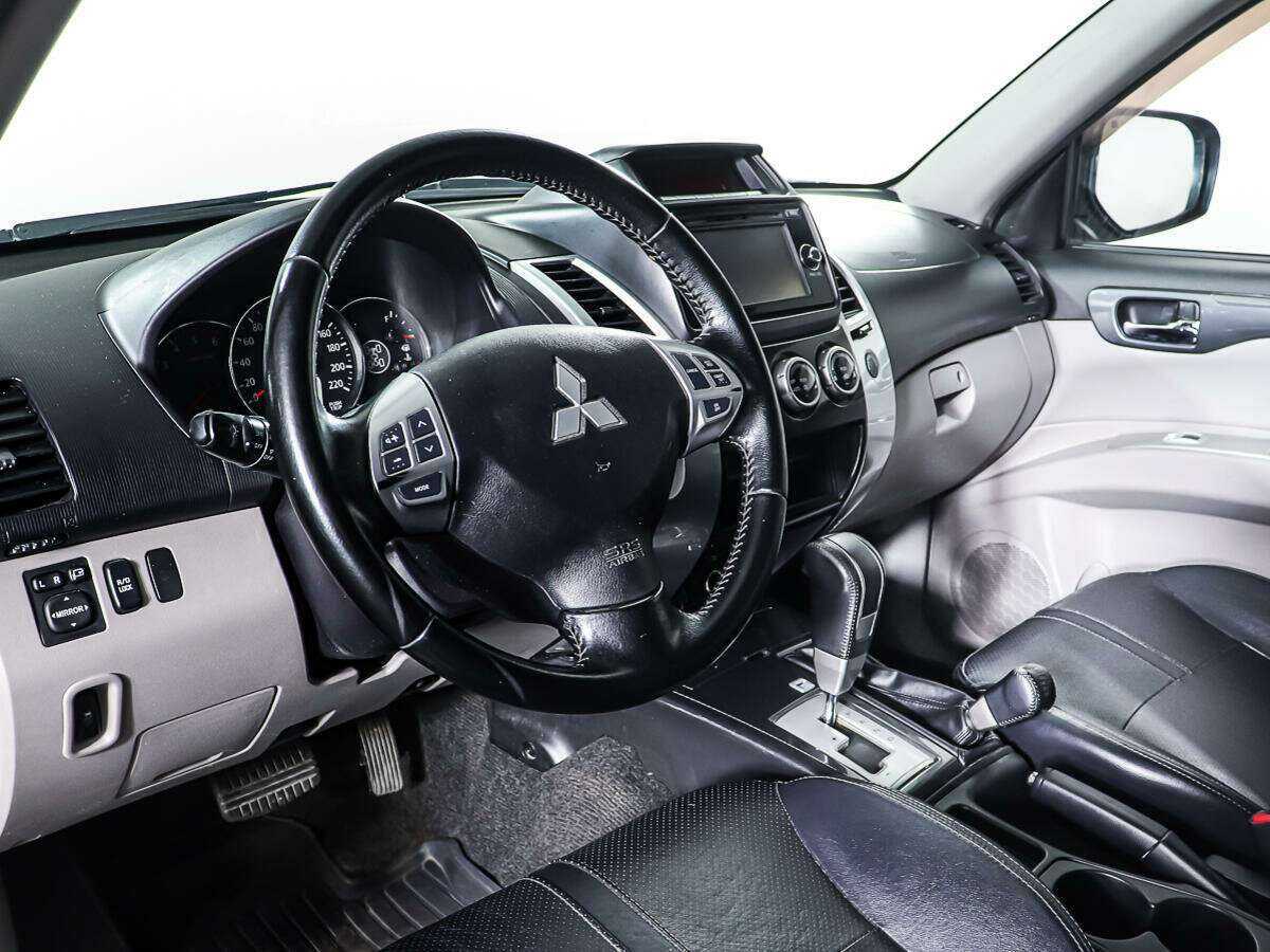 Mitsubishi Pajero Sport, 2014 Фото №12