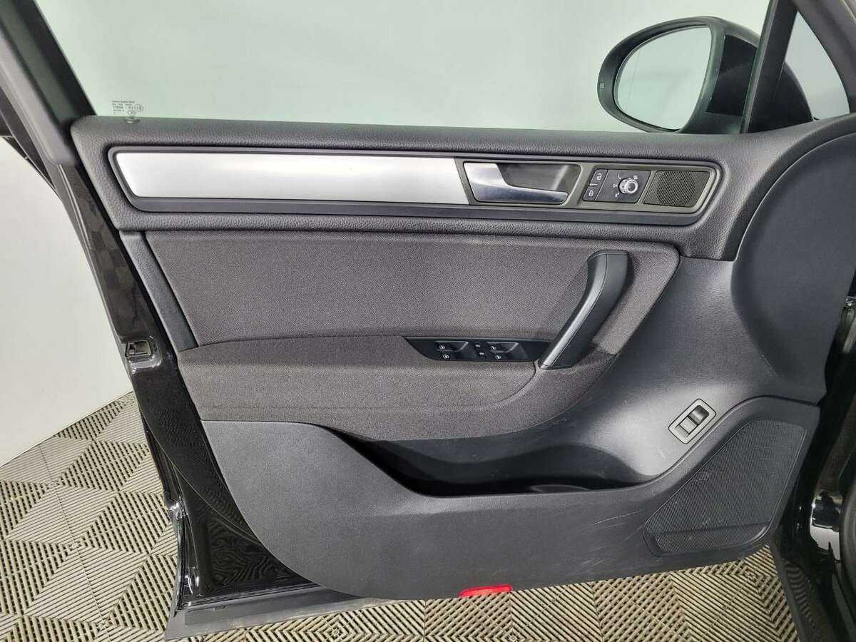 Volkswagen Touareg, 2012 Фото №8