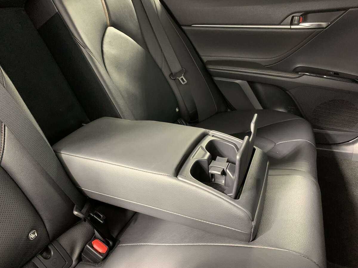 Toyota Camry, 2020 Фото №17