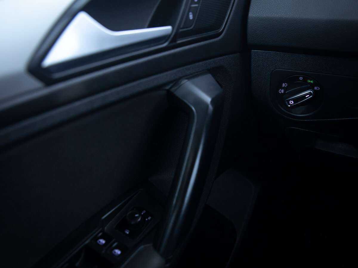 Volkswagen Tiguan, 2018 Фото №12