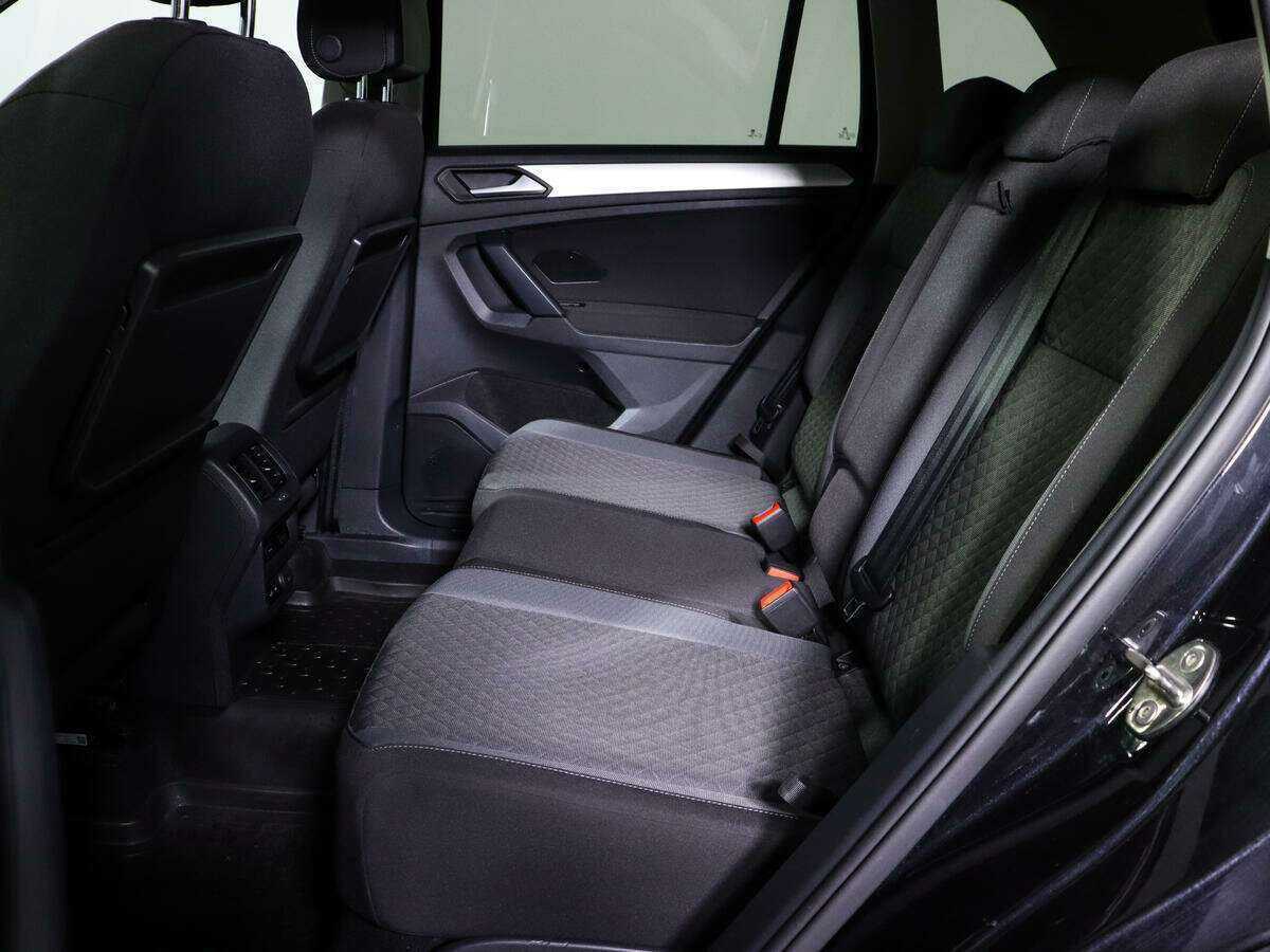 Volkswagen Tiguan, 2020 - 37 205 км. | Фото №8