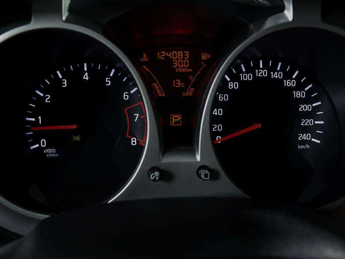 Nissan Juke, 2012 Фото №11