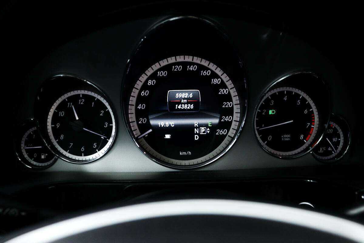 Mercedes-Benz E-Класс 300, 2012 Фото №10