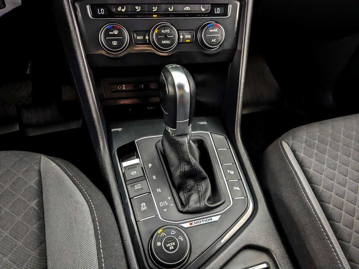 Volkswagen Tiguan, 2017 Фото №21