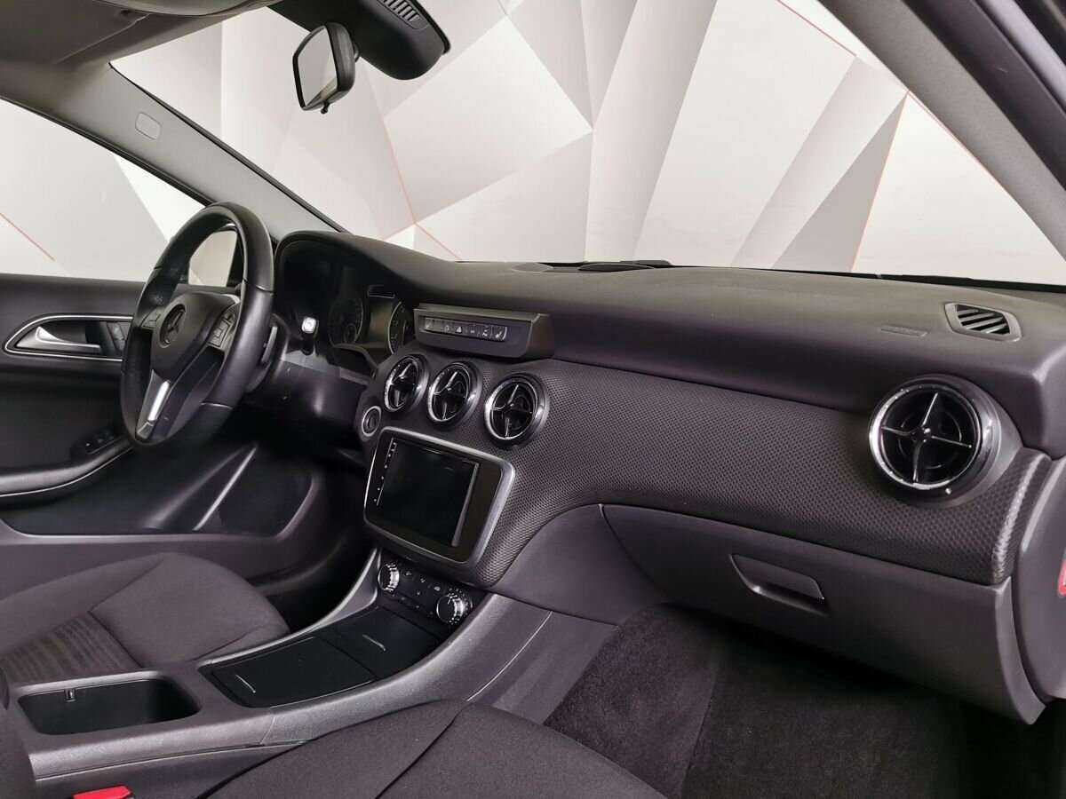 Mercedes-Benz A-Класс 180, 2014 Фото №9