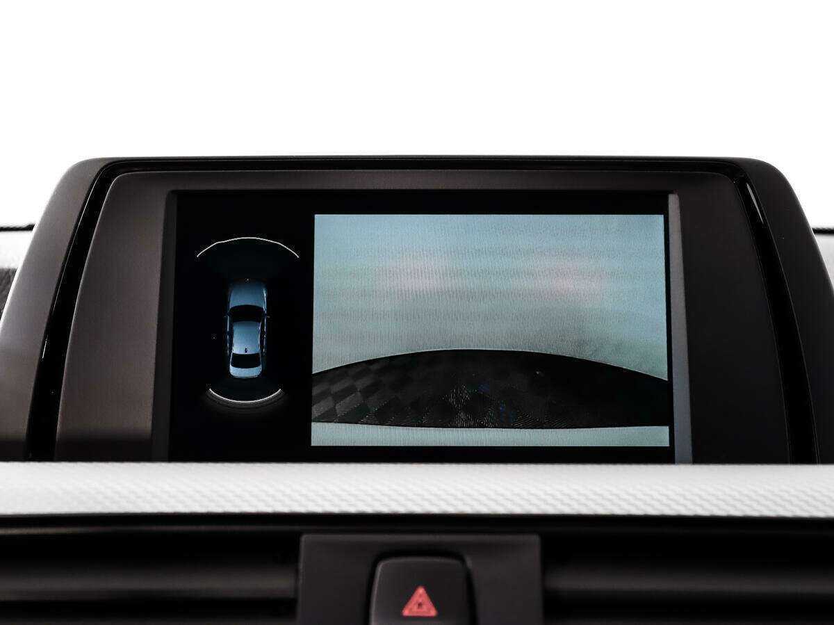 BMW 3 серии 320i xDrive, 2018 Фото №16