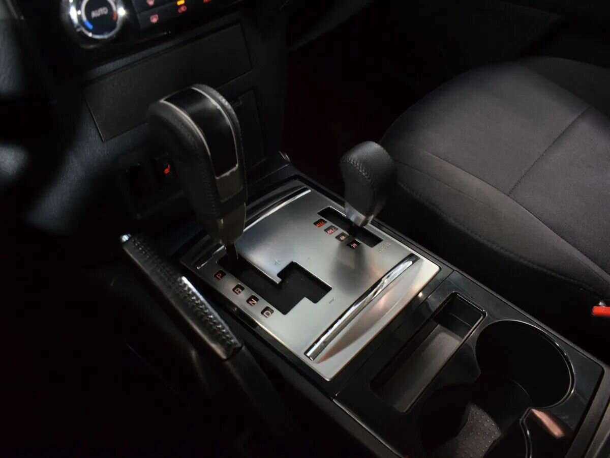 Mitsubishi Pajero, 2015 Фото №17