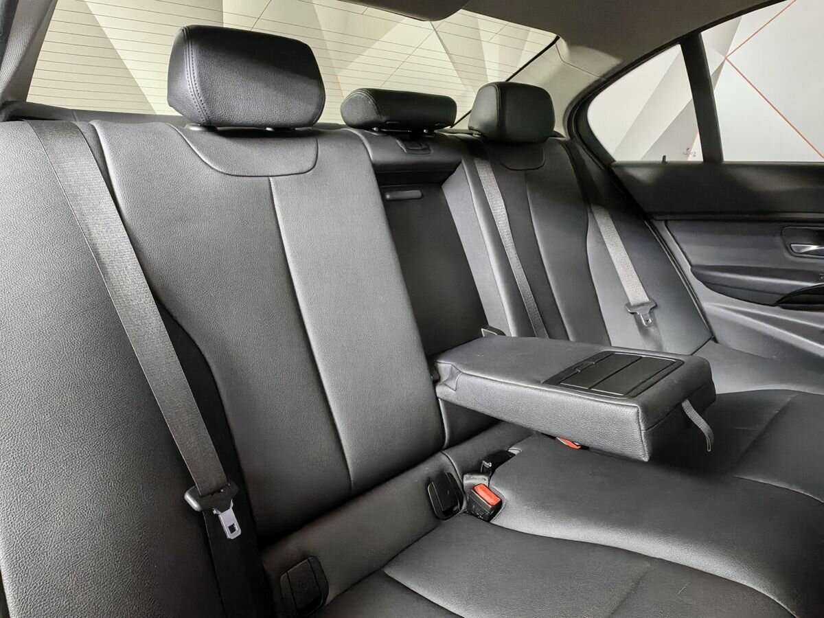 BMW 3 серии 318i, 2018 Фото №13