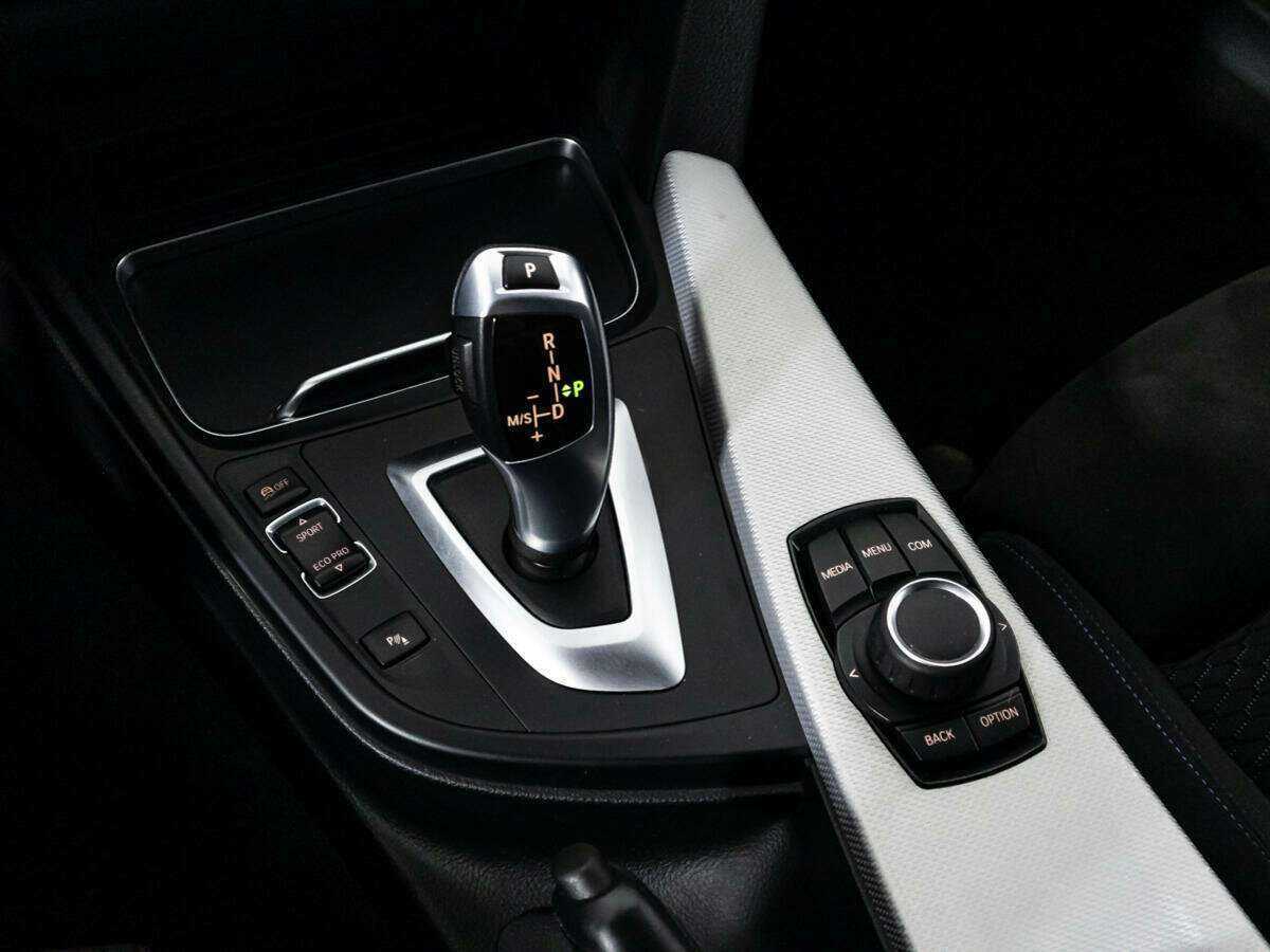 BMW 3 серии 320i xDrive, 2017 Фото №15