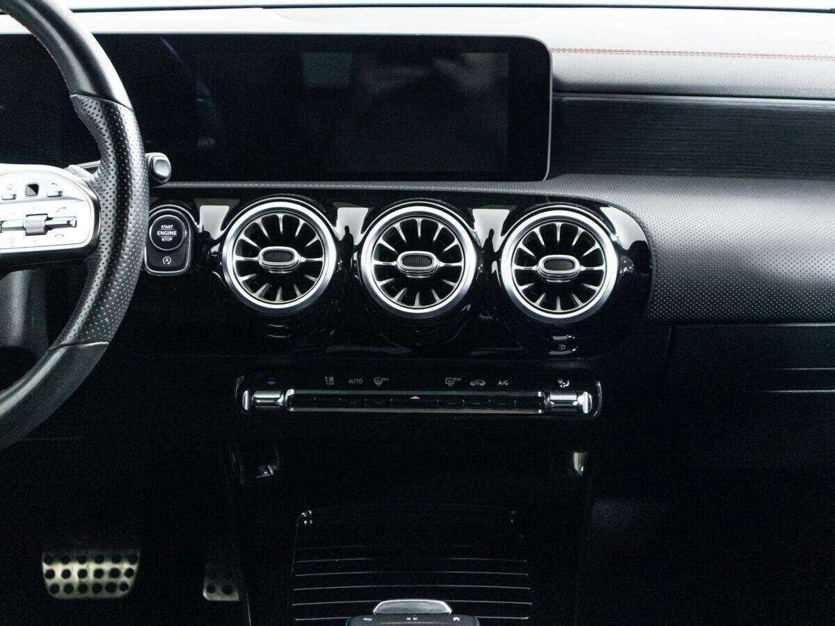 Mercedes-Benz CLA 200, 2019 Фото №14
