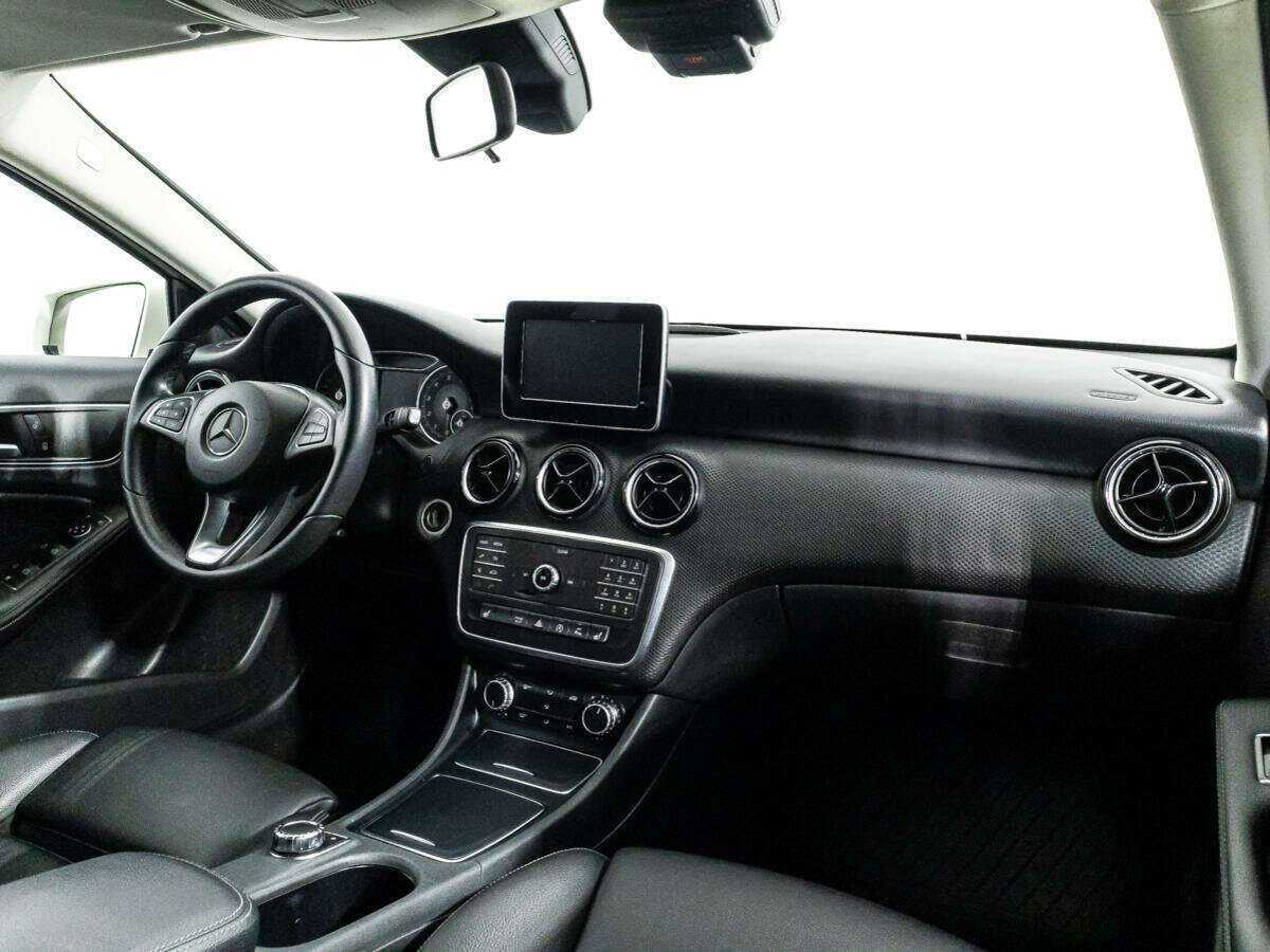 Mercedes-Benz A-Класс 180, 2016 Фото №9