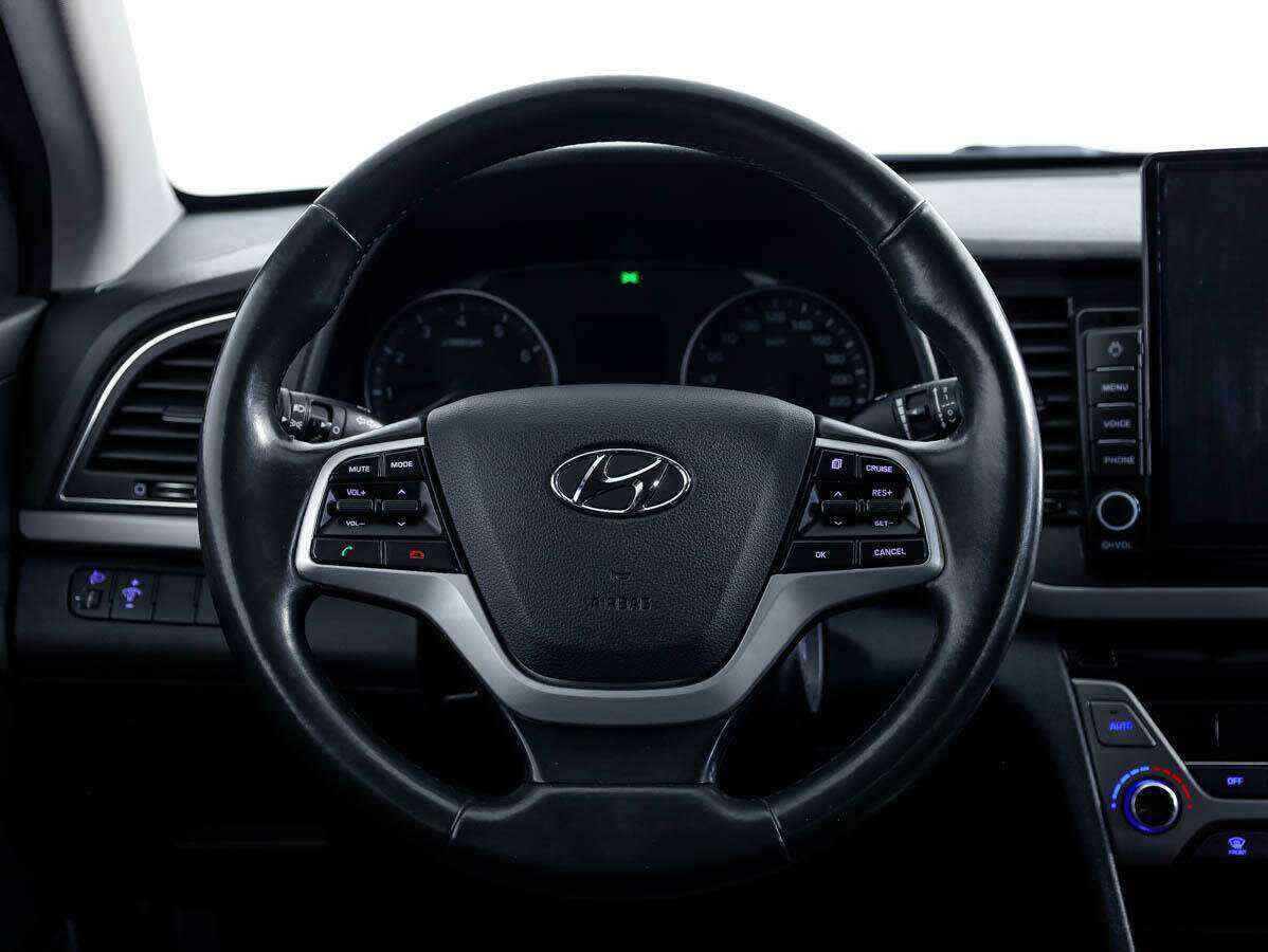 Hyundai Elantra, 2018 Фото №18