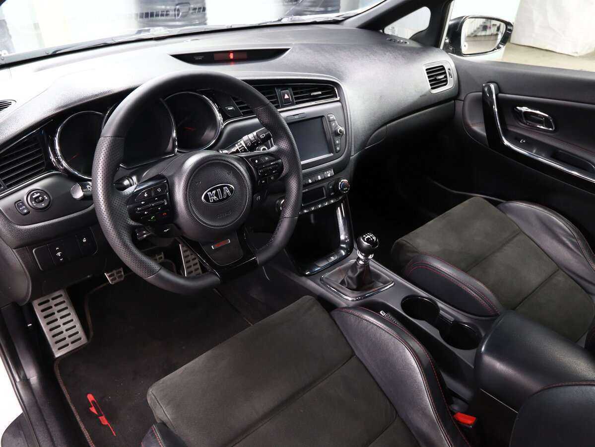 Kia Ceed GT, 2017 Фото №10
