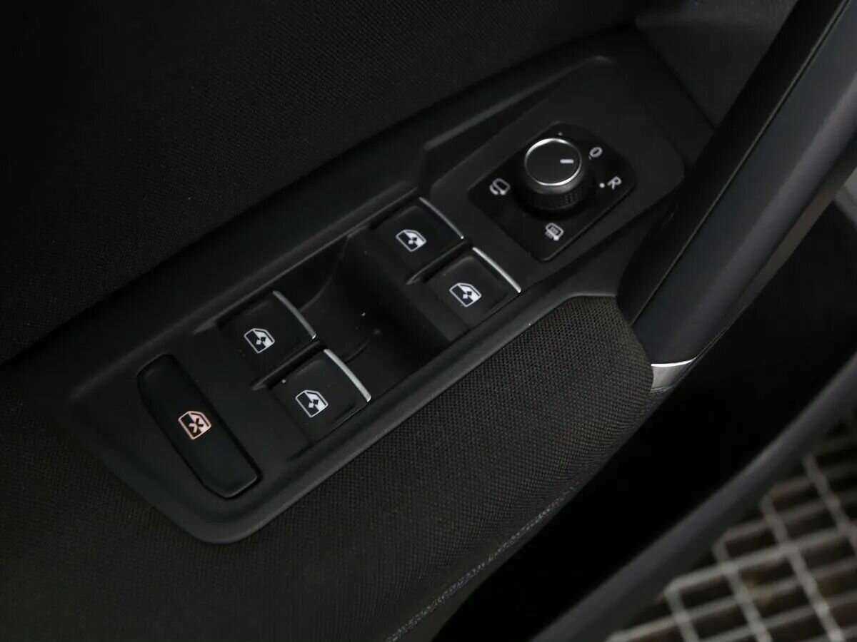 Volkswagen Tiguan, 2018 Фото №7