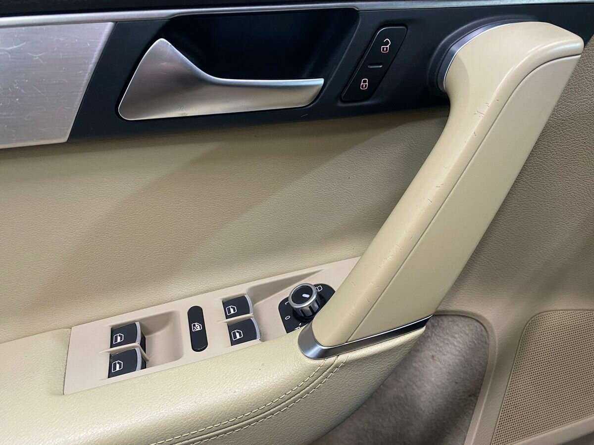 Volkswagen Passat, 2012 Фото №15