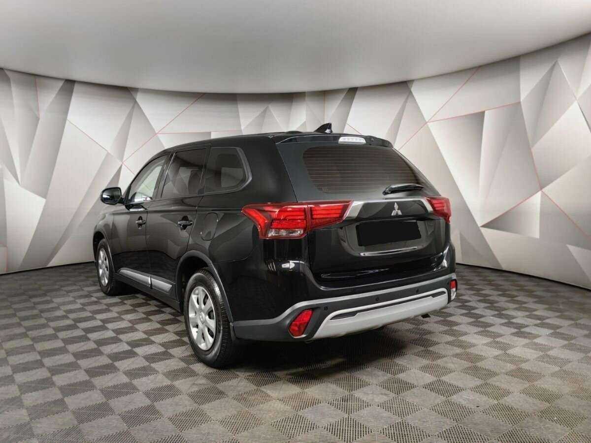 Mitsubishi Outlander, 2018 - 117 219 км. | Фото №4