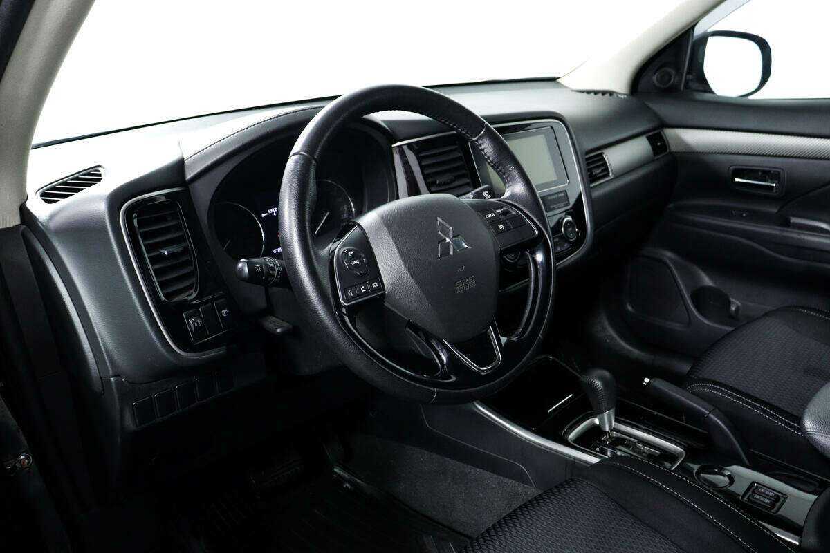 Mitsubishi Outlander, 2018 Фото №13