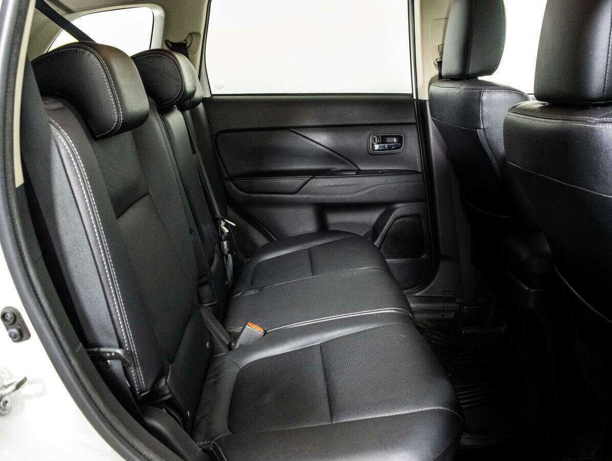 Mitsubishi Outlander, 2018 Фото №10