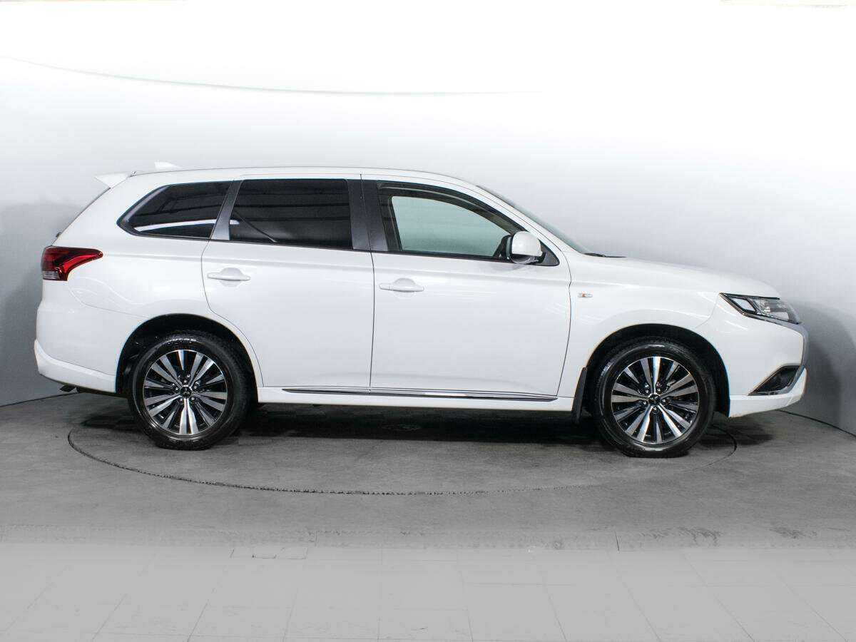 Mitsubishi Outlander, 2022 - 19 447 км. | Фото №4