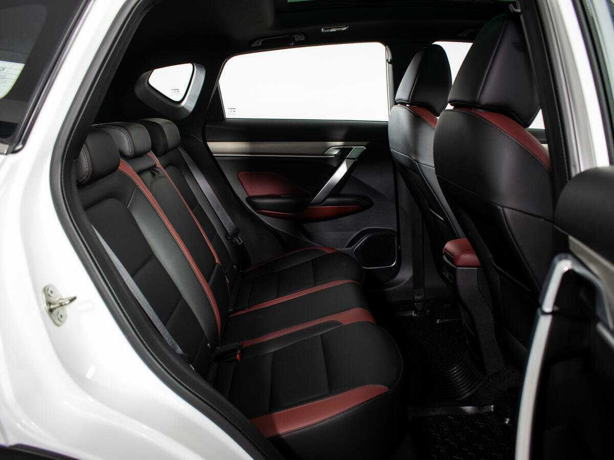 Geely Coolray, 2023 Фото №8