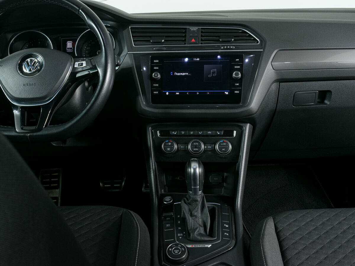 Volkswagen Tiguan, 2018 Фото №10
