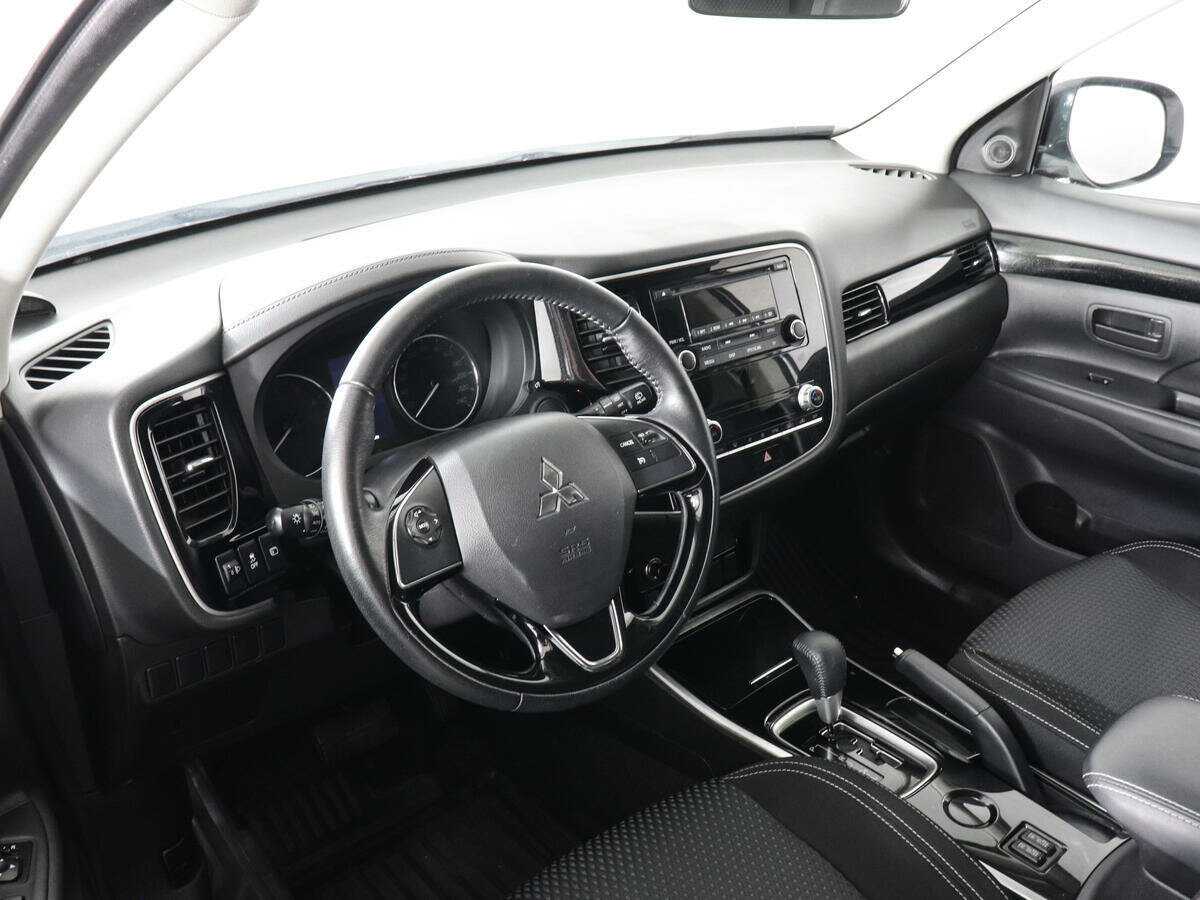 Mitsubishi Outlander, 2020 Фото №7