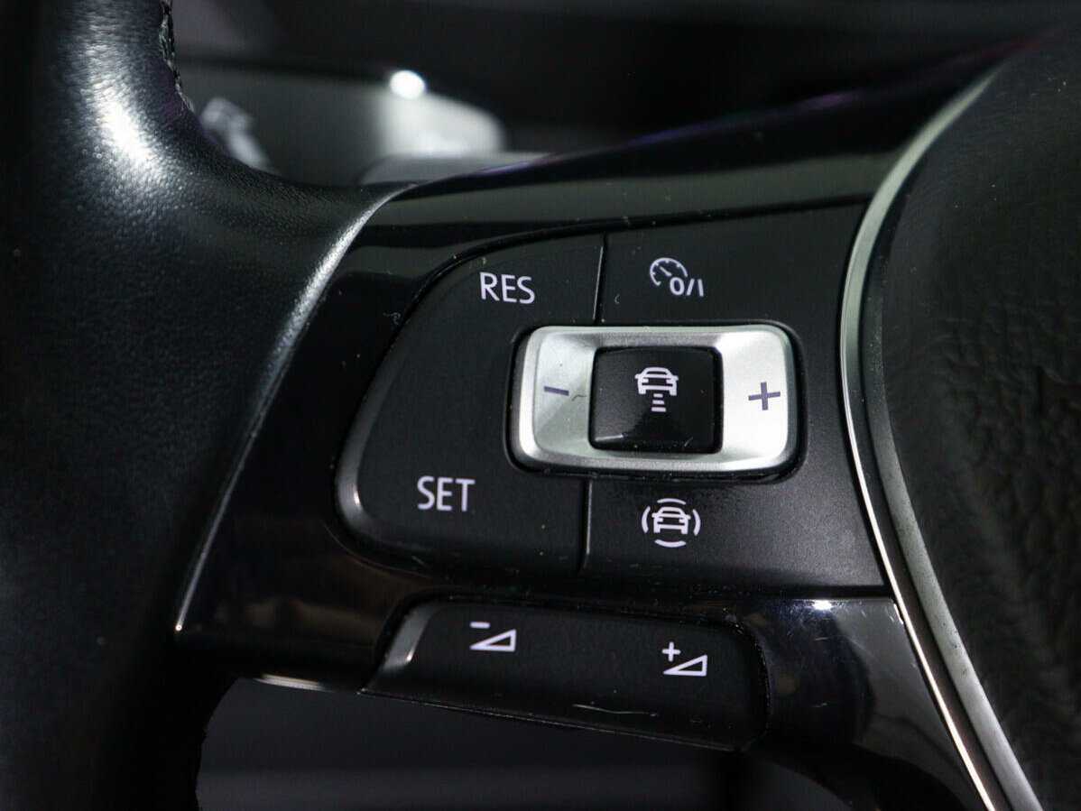 Volkswagen Tiguan, 2019 Фото №21