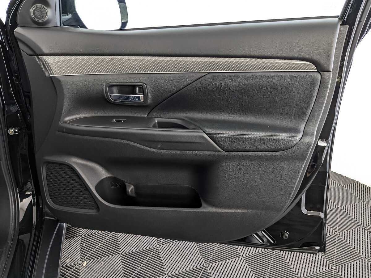 Mitsubishi Outlander, 2022 Фото №21