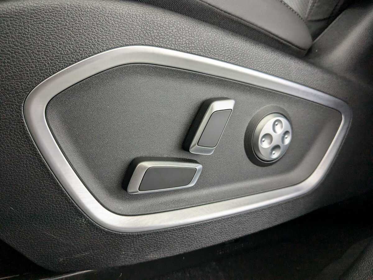 Geely Tugella, 2022 Фото №16