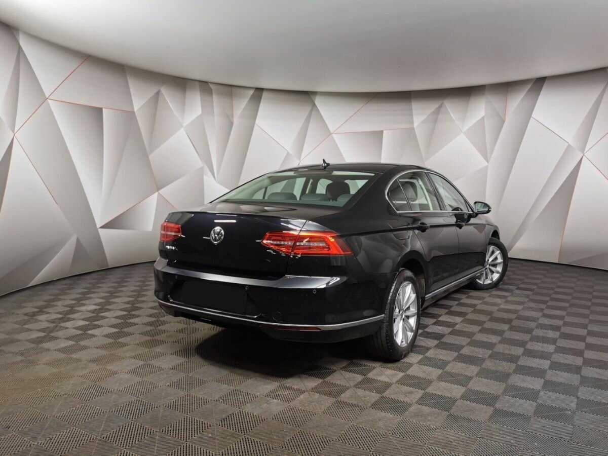 Volkswagen Passat, 2019 - 74 175 км. | Фото №2