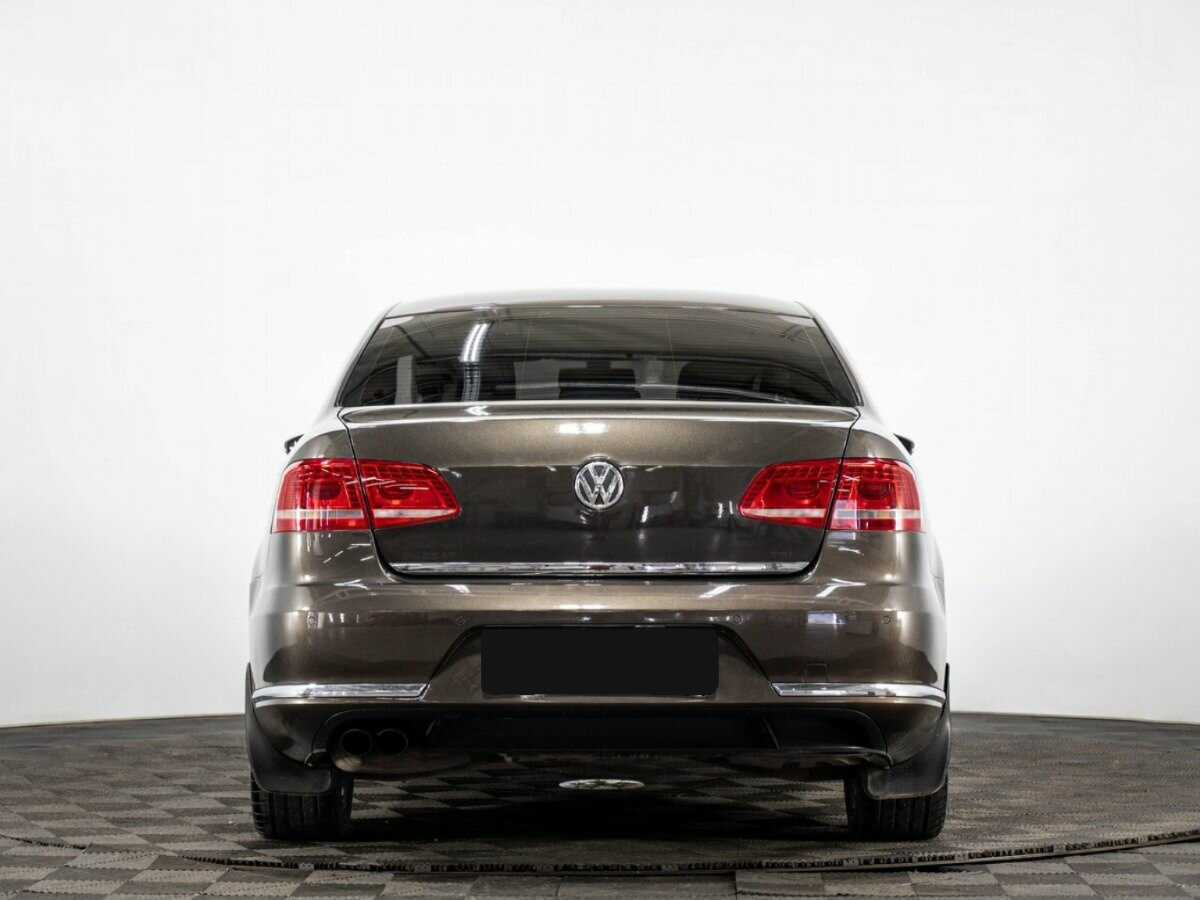 Volkswagen Passat, 2012 - 215 000 км. | Фото №5