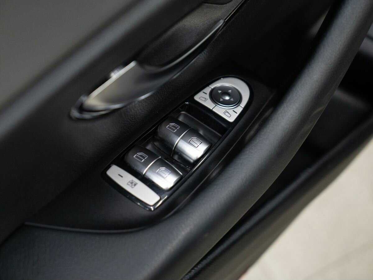 Mercedes-Benz E-Класс 200 d, 2018 Фото №12