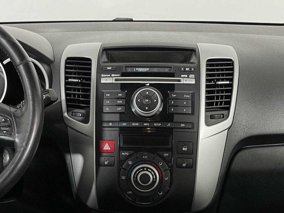 Kia Venga, 2013 Фото №12