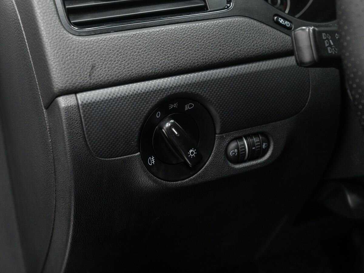 Volkswagen Jetta, 2013 Фото №15