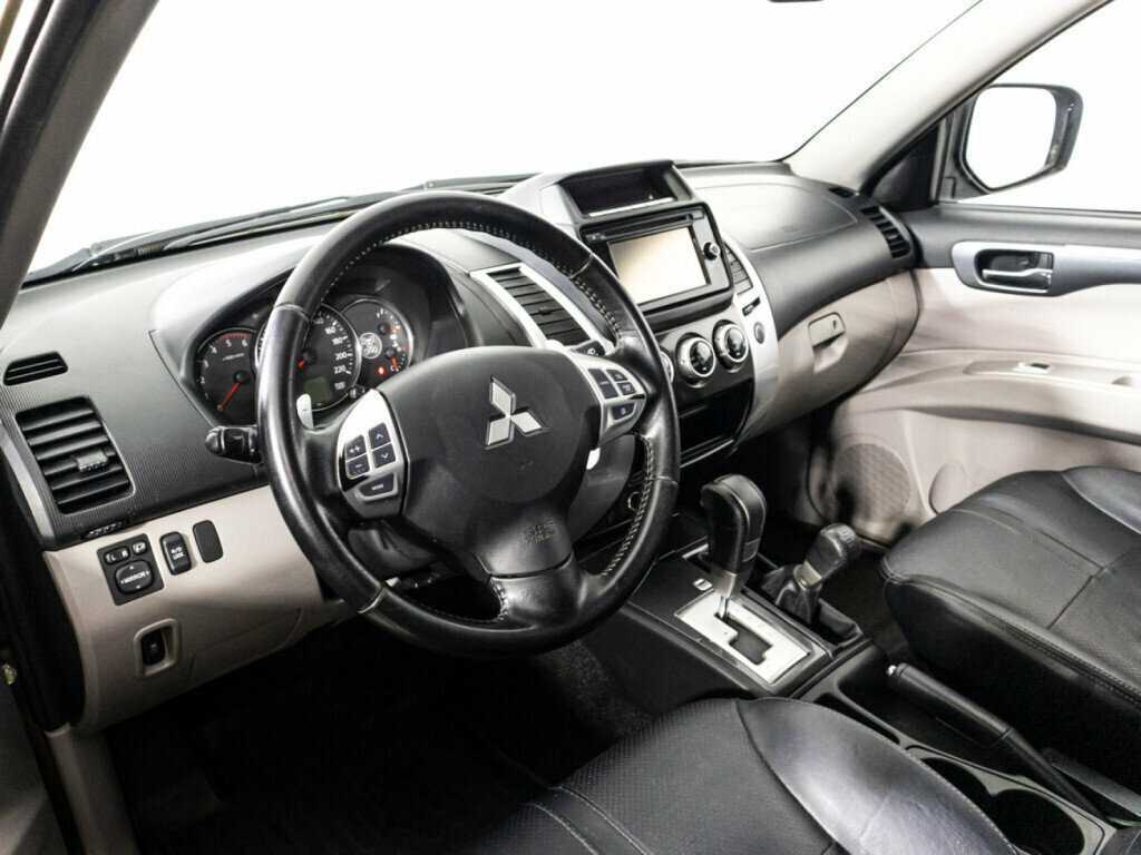Mitsubishi Pajero Sport, 2014 Фото №11
