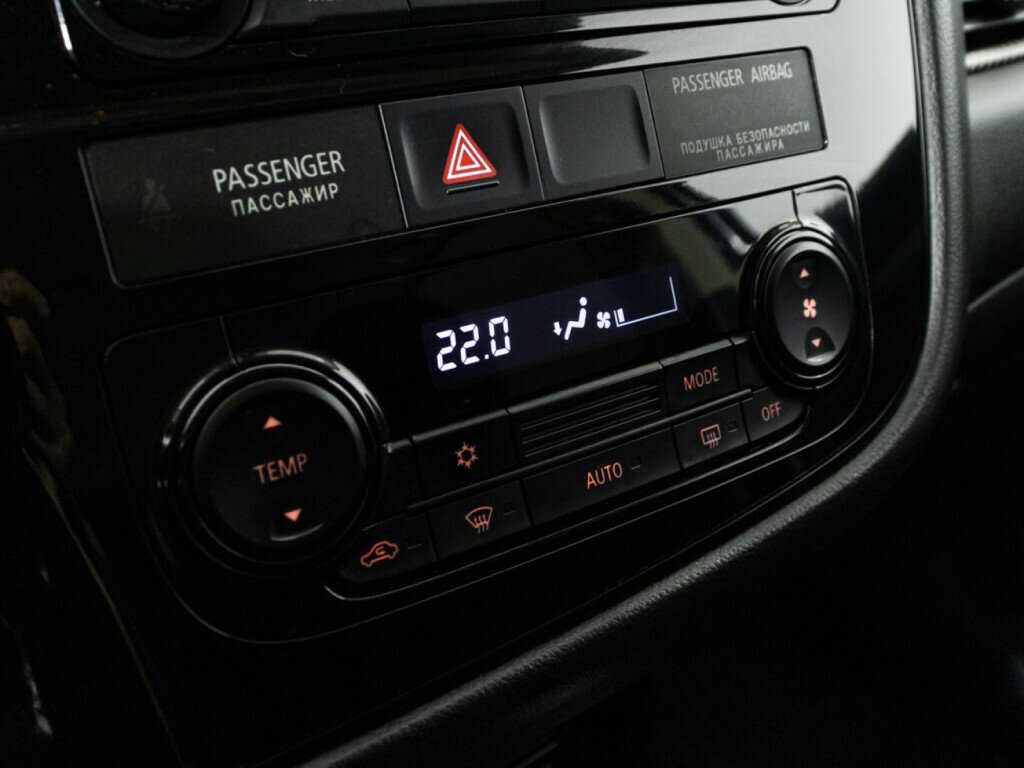 Mitsubishi Outlander, 2018 Фото №13