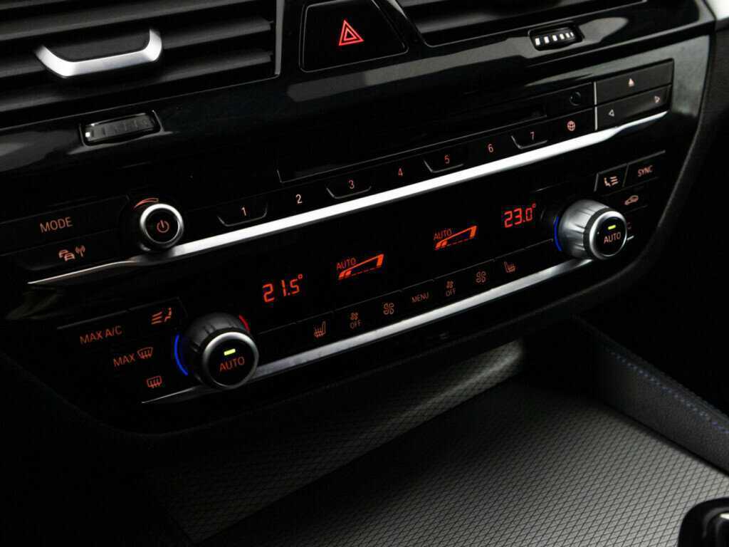 BMW 5 серии 520d xDrive, 2018 Фото №18