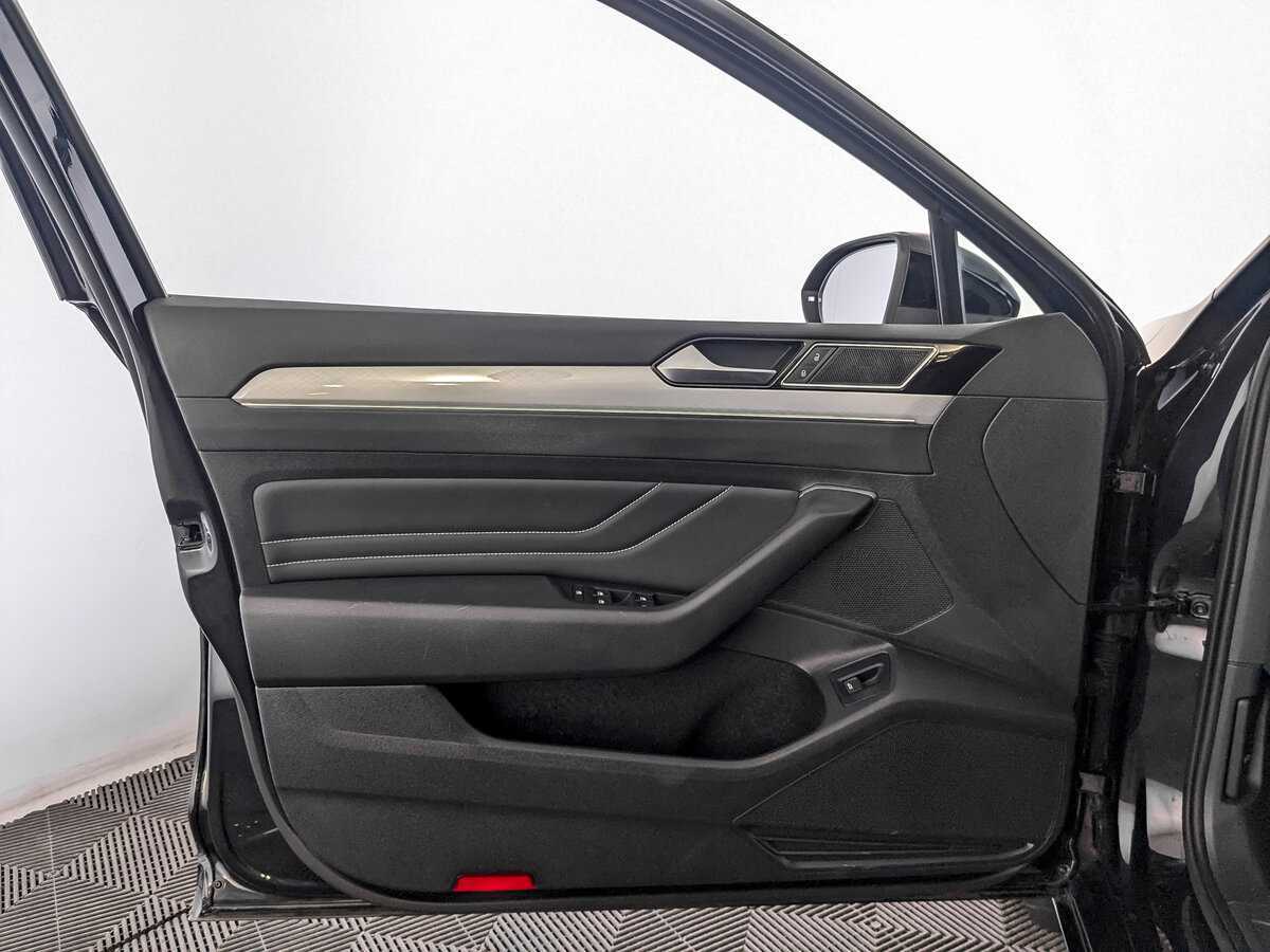 Volkswagen Passat, 2021 Фото №19