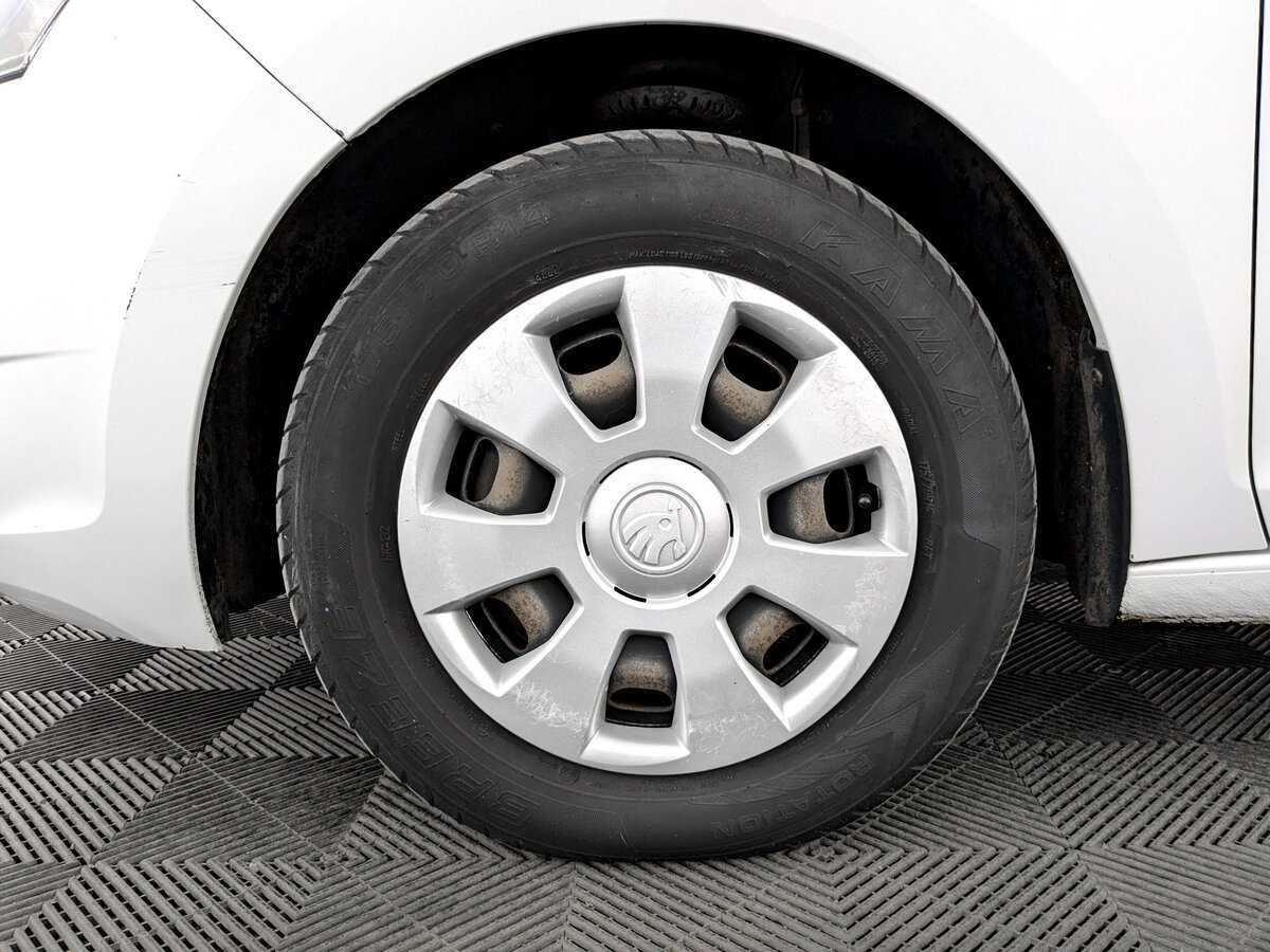 Skoda Rapid, 2017 Фото №18