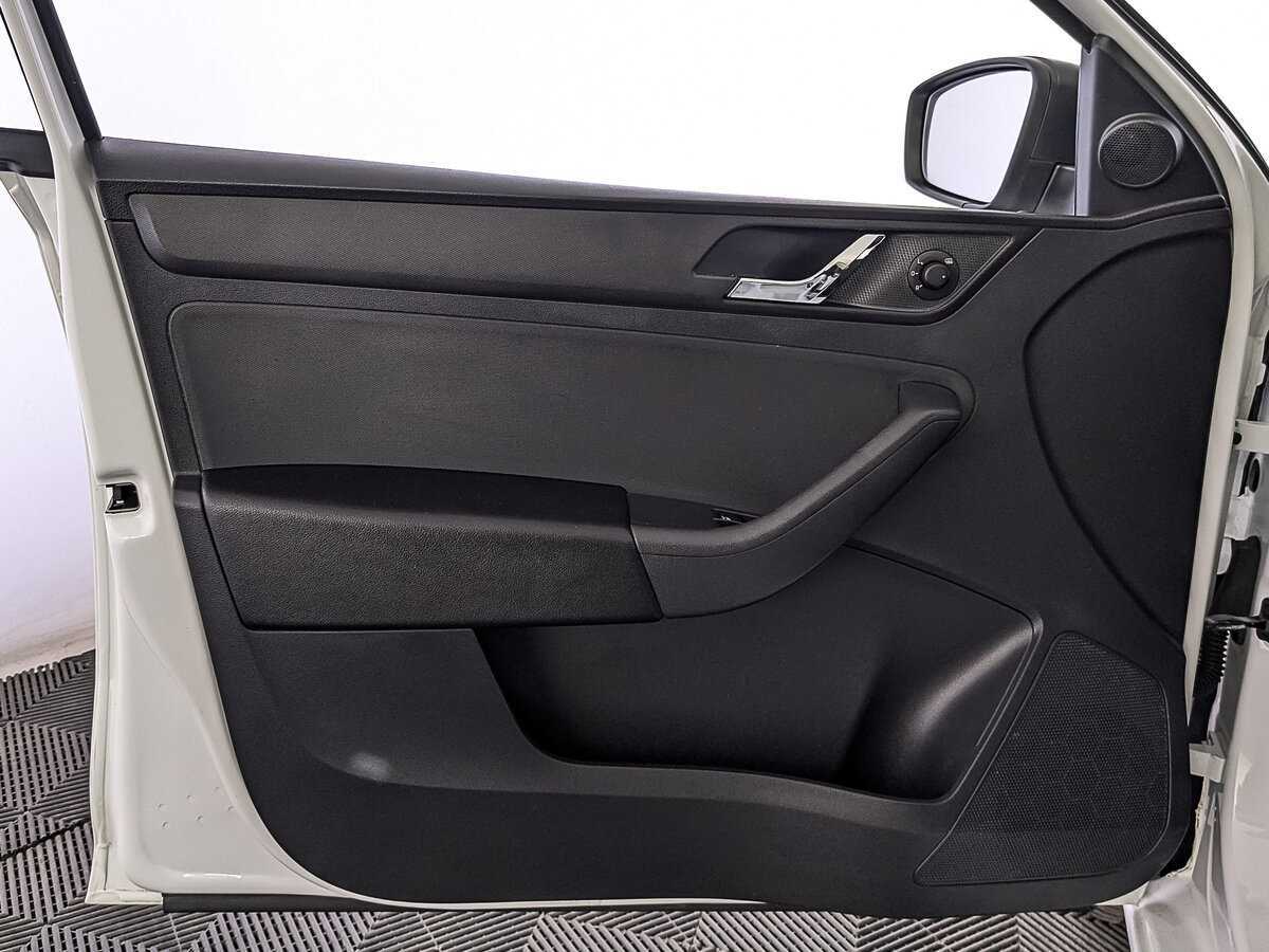 Skoda Rapid, 2017 Фото №18