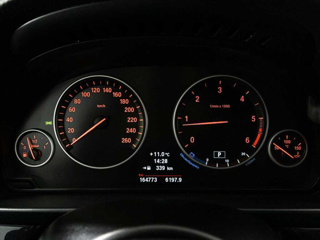 BMW 5 серии 525d xDrive, 2013 Фото №12