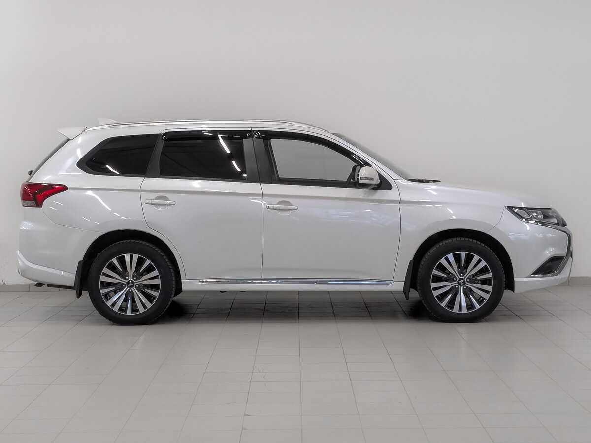 Mitsubishi Outlander, 2022 - 8 874 км. | Фото №4